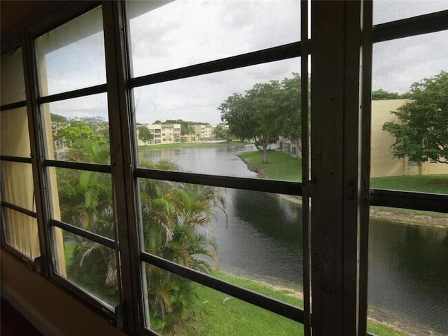 Building Photo - 6050 NW 64th Ave