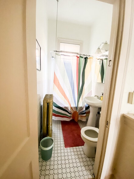 Building Photo - 2419 1st Ave S