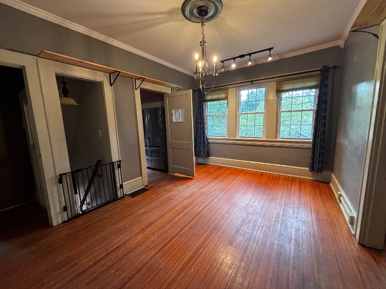 Building Photo - 201 Woodside Ave