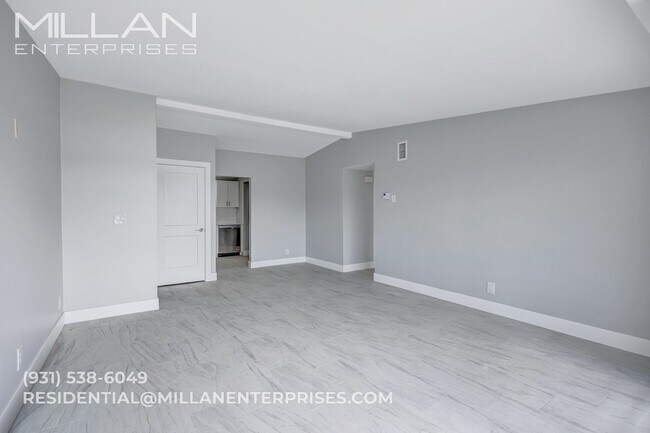 Building Photo - 325 Capri Blvd