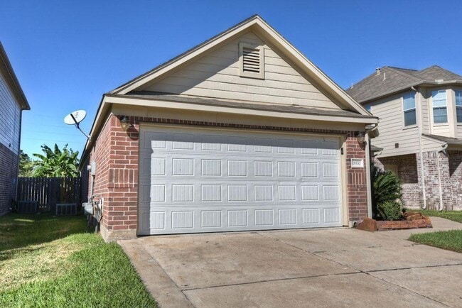 Building Photo - 18530 Alemarble Oak St