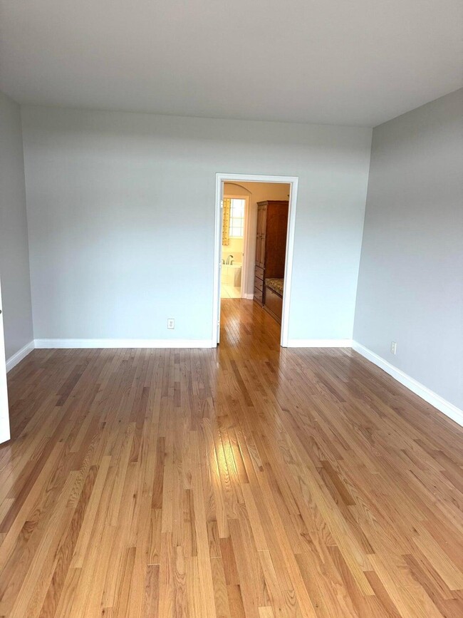 Building Photo - 459 Pinnacle Way