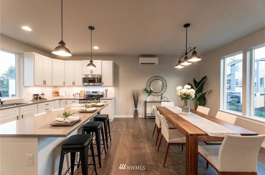 Building Photo - 11031 14th Pl SE