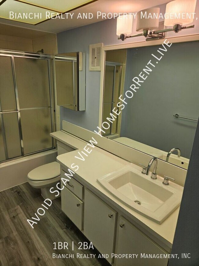 Building Photo - 4525 Cove Cir