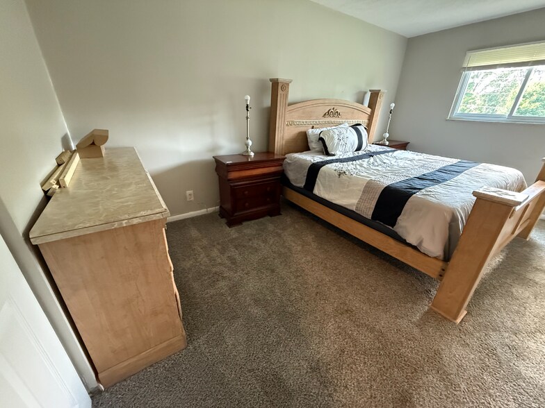 Master Bedroom - 4801 Beaucroft Ct