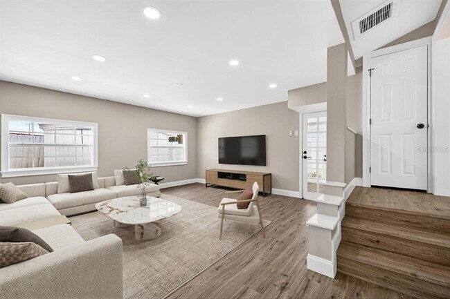 Building Photo - 3620 E Tampa Cir