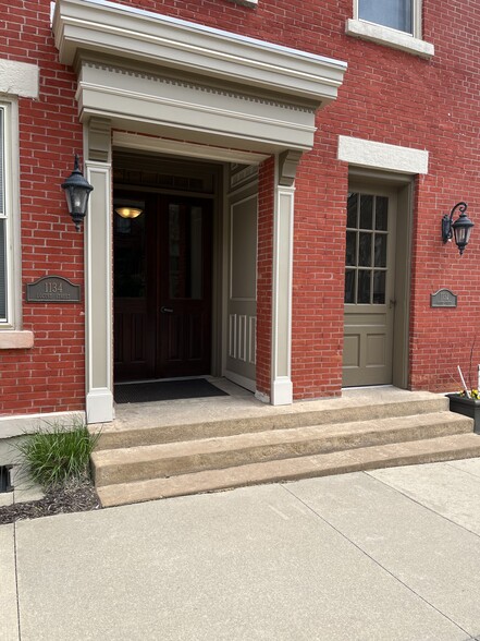 building front - 1132 Locust St