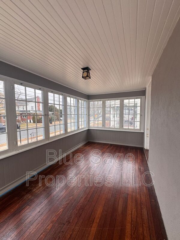 Building Photo - 210 W Dupont St