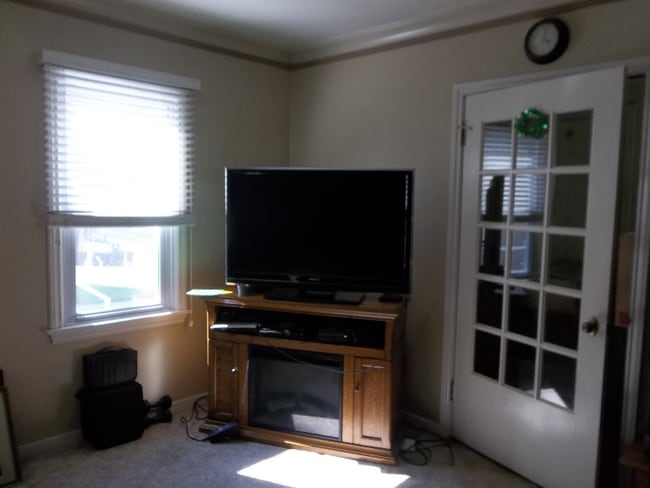 Building Photo - 212 7th St