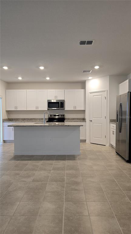 Building Photo - 4759 Cloister St