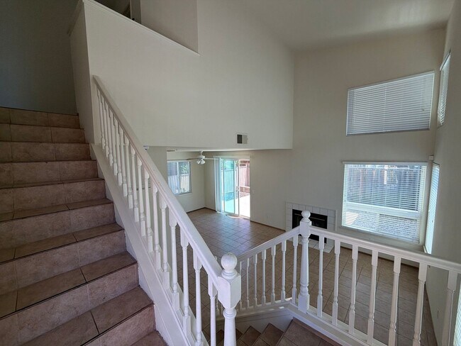 Building Photo - GREAT CORNER LOCATION IN CENTRAL BRENTWOOD