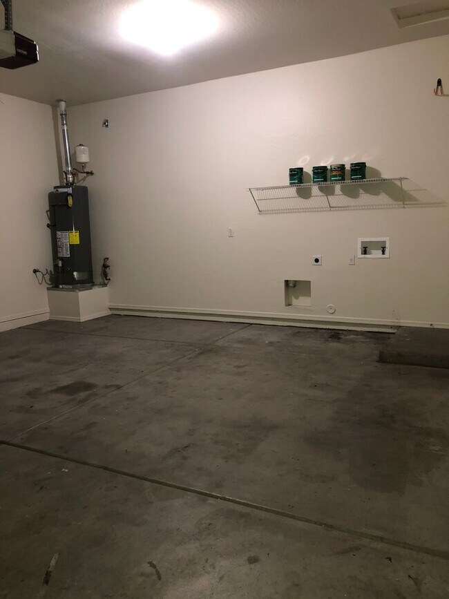 Building Photo - 5301 N Bremont Way