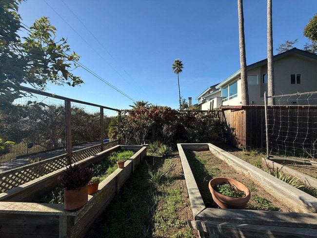 Building Photo - Panoramic Ocean View Home in Aptos!
