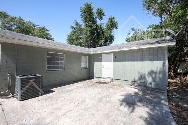 Building Photo - 4006 Luan Dr