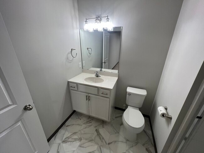 Building Photo - 5207 Foxfield Dr NW
