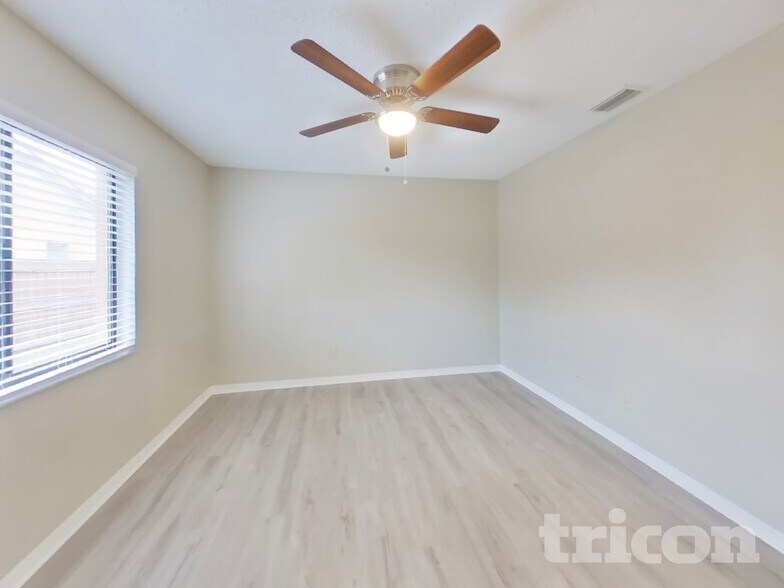 Building Photo - 3213 Stevenson St