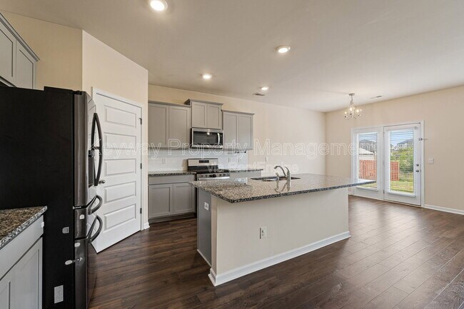 Building Photo - 3262 Carmine Ave