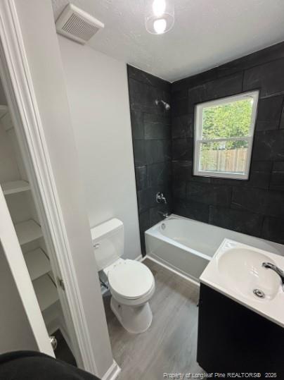 Building Photo - 209 Gertrude St