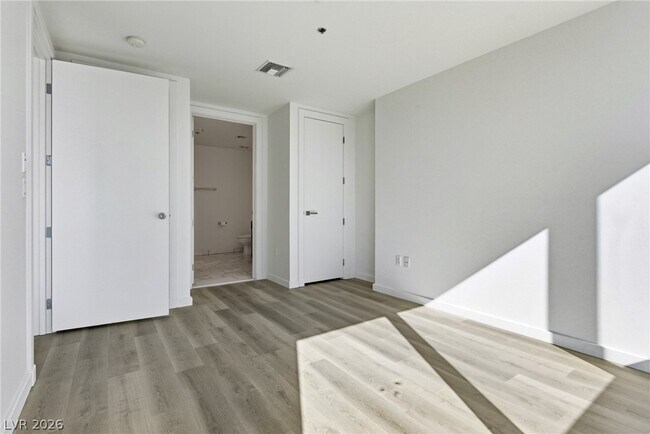 Building Photo - 4471 Dean Martin Dr