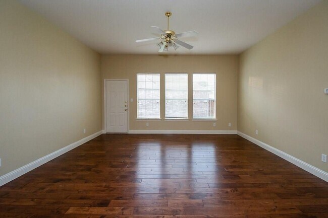 Building Photo - Adorable single story 3/2- Plano