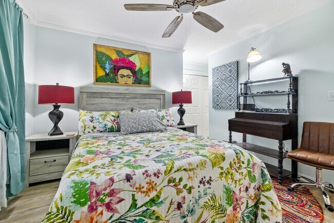 Building Photo - 3015 Old Bryan Dr