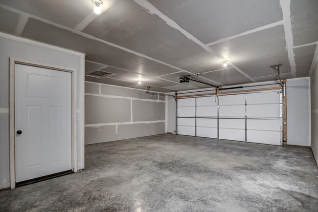 Building Photo - 1594 Gunston Dr