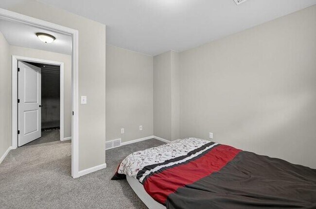 Building Photo - 9720 Winter Basil Dr