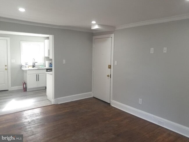 Building Photo - 212 Warren St