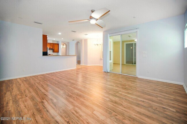 Building Photo - 6466 Ginnie Springs Rd