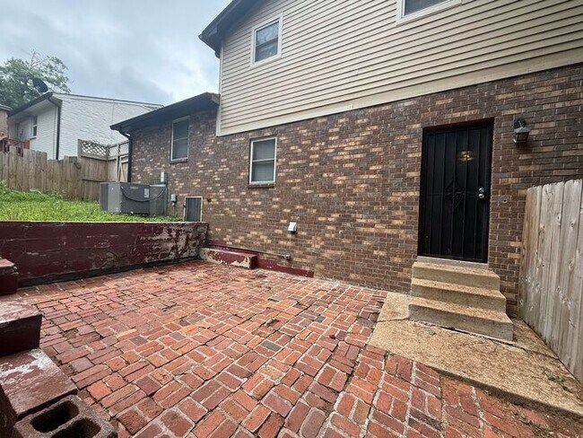 Building Photo - For Rent - Antioch 3 Bedroom house with Bo...