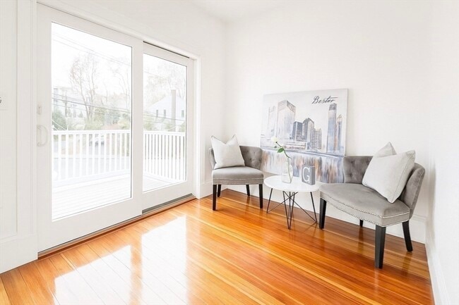 Building Photo - 145 Lagrange St