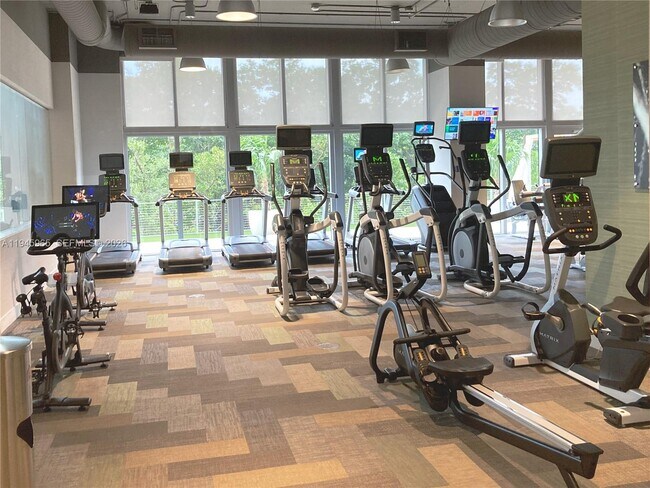 Building Photo - 16385 Biscayne Blvd