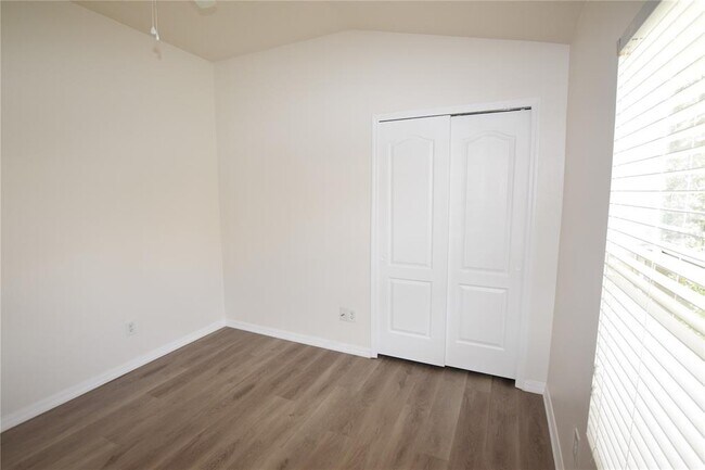 Building Photo - 15349 Oak Apple Ct