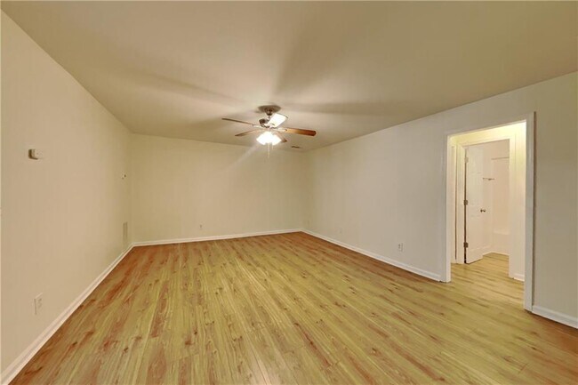 Building Photo - 530 Alcovy Springs Dr SE