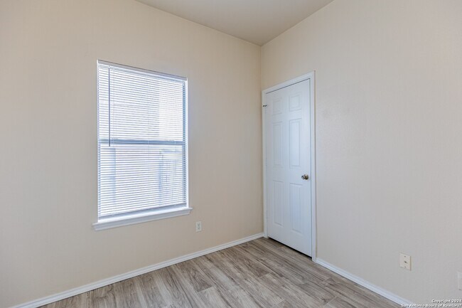 Building Photo - 7226 Golf Way