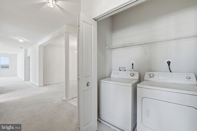 Building Photo - 500 Belmont Bay Dr