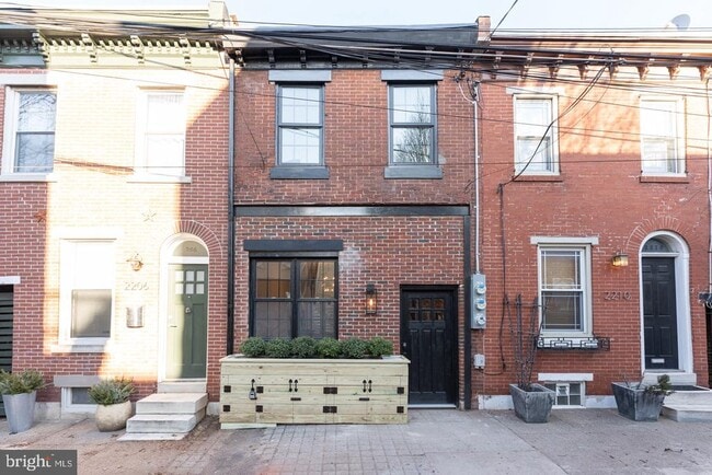 Primary Photo - 2208 Taggert St