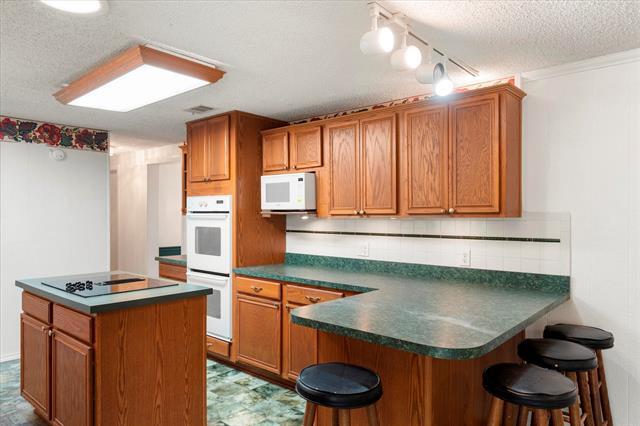 Building Photo - 602 Legendary Ln