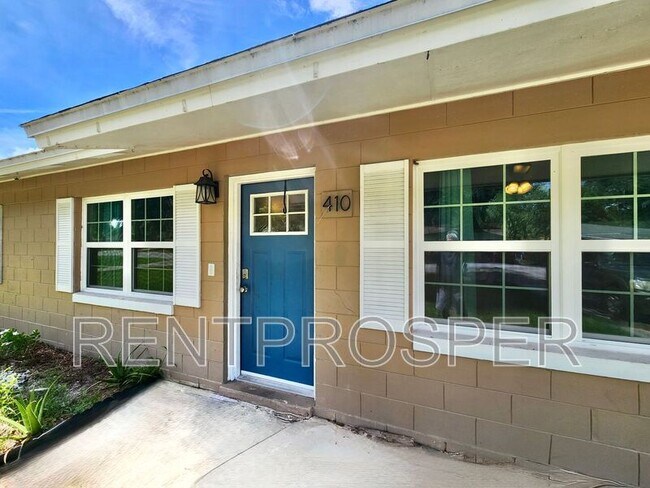 Building Photo - 410 Albany Ave