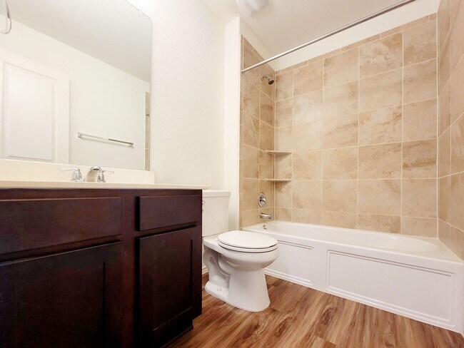 Building Photo - Modern & Spacious 3BR/2BA Home with Covere...