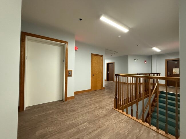 Building Photo - 11 Centre St