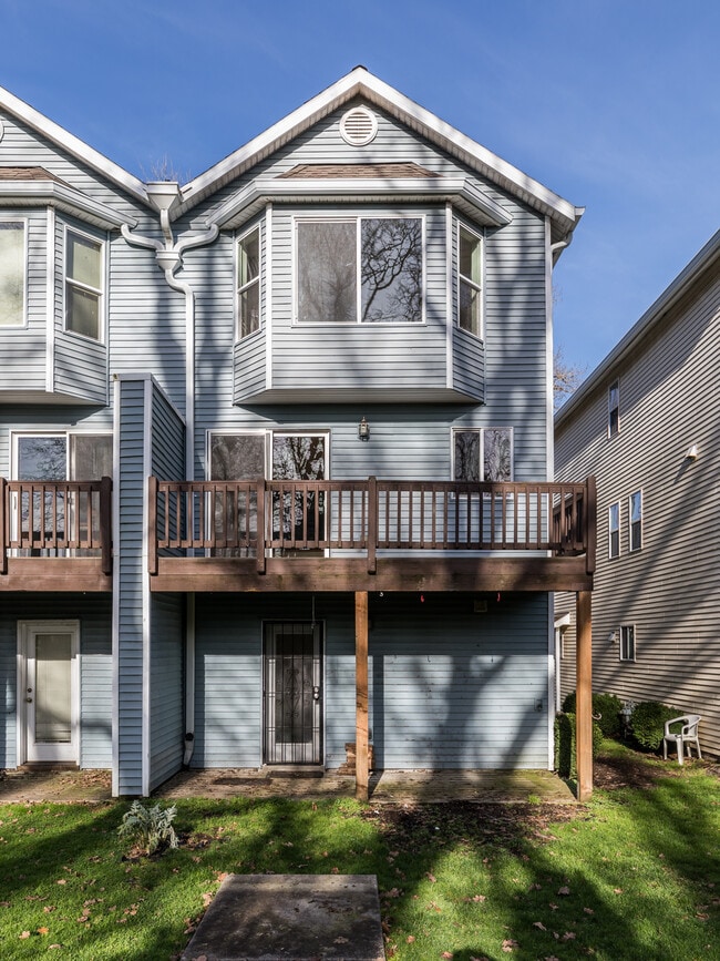 Building Photo - 260 N 16th St