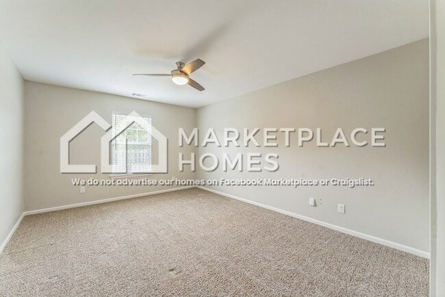 Building Photo - 517 Windsong Dr
