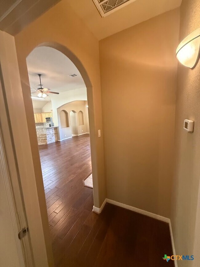 Building Photo - 270 Delanoy Dr