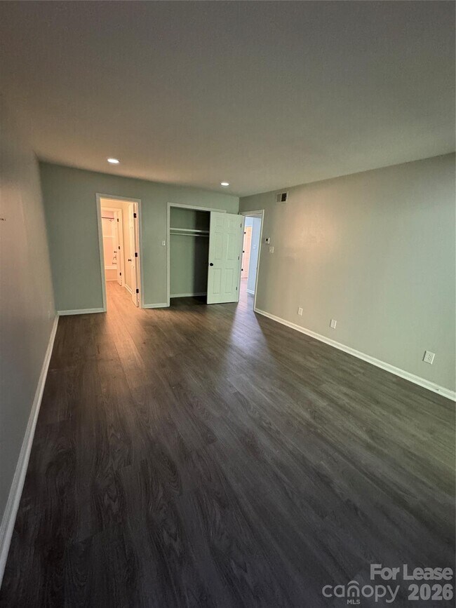 Building Photo - 2501 Kilborne Dr