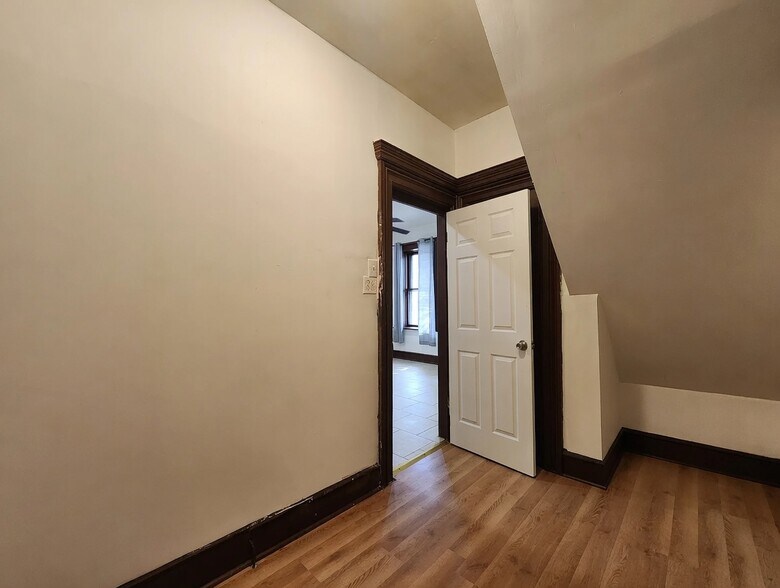 Building Photo - 1619 S Loomis St