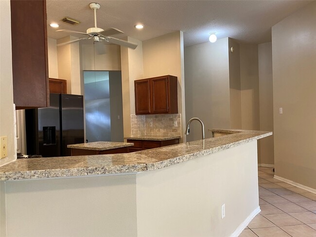 Building Photo - 4401 Egret Dr