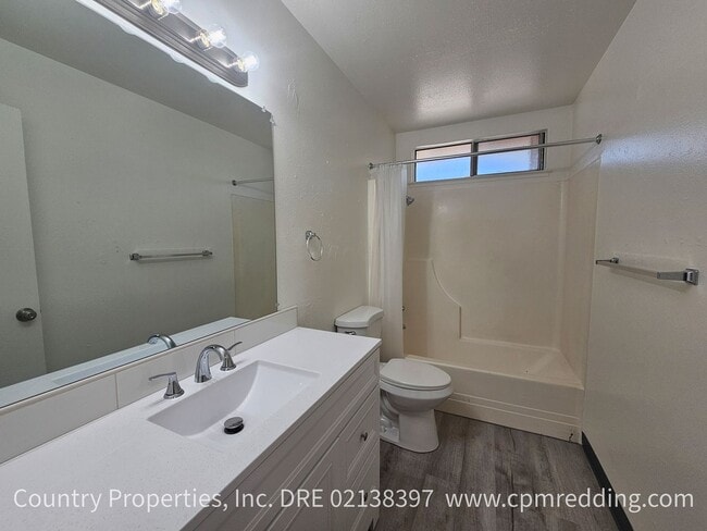 Building Photo - Updated 3-Bedroom House with Large Yard Coming Available April 1!