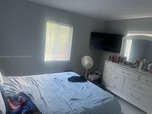 Building Photo - 1001 NW 148th St