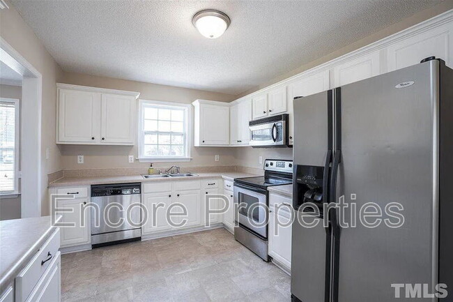 Building Photo - 312 Cabin Grove Ct